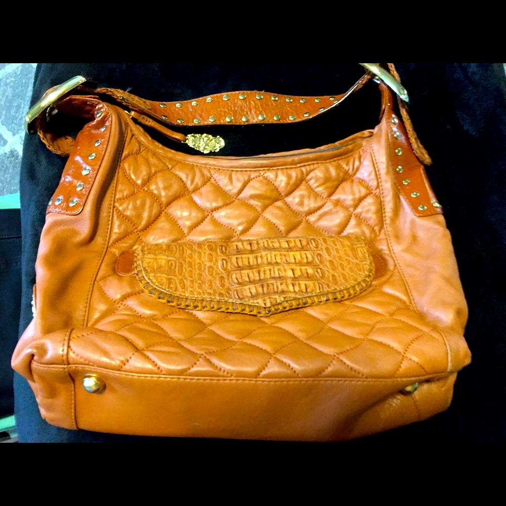 Chi by Falchi Lambskin purse with removable clutch. Gently used 👜
